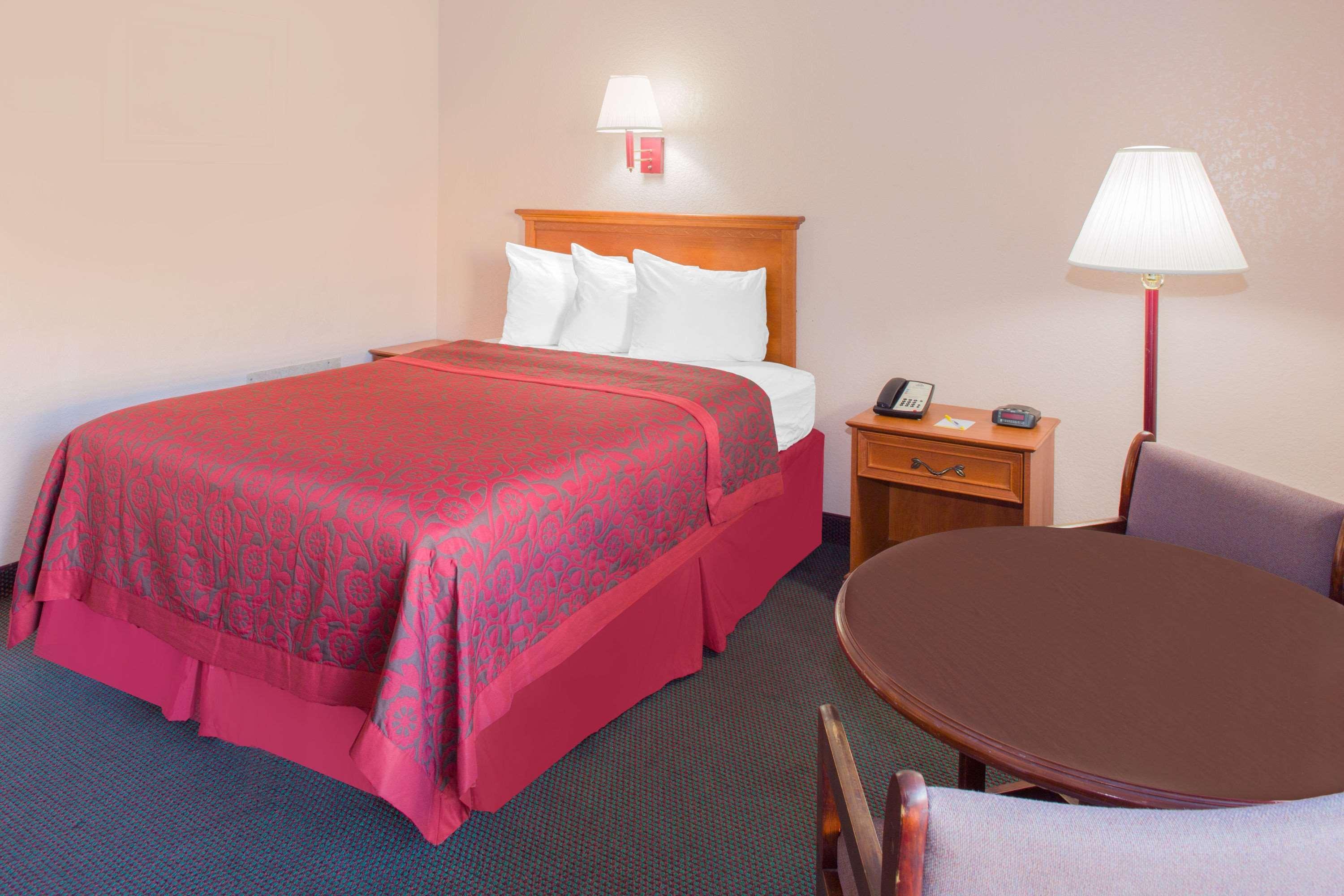 Days Inn By Wyndham Tallahassee University Center Zewnętrze zdjęcie