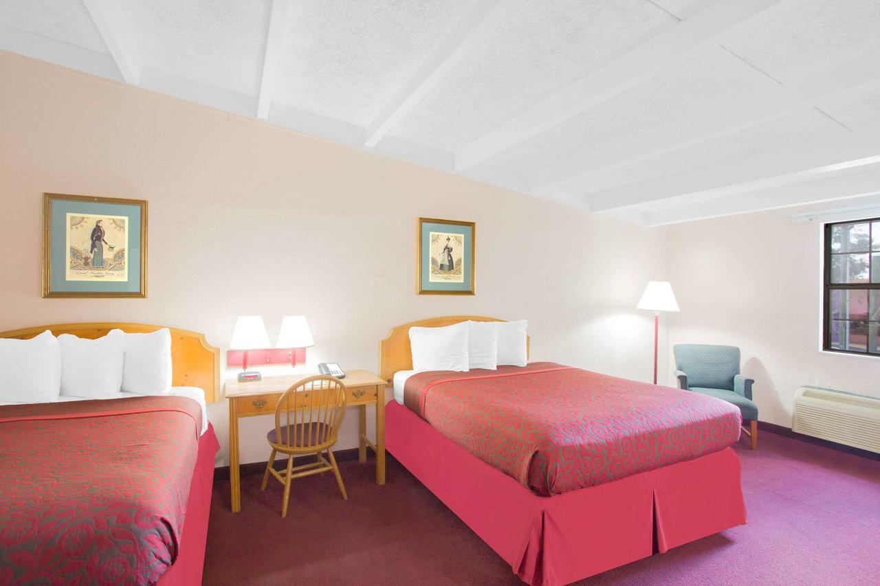 Days Inn By Wyndham Tallahassee University Center Zewnętrze zdjęcie